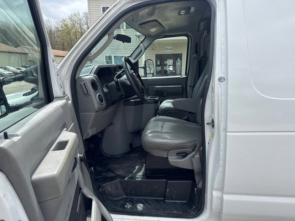 Used 2013 Ford E-250 and Econoline 250 image 9