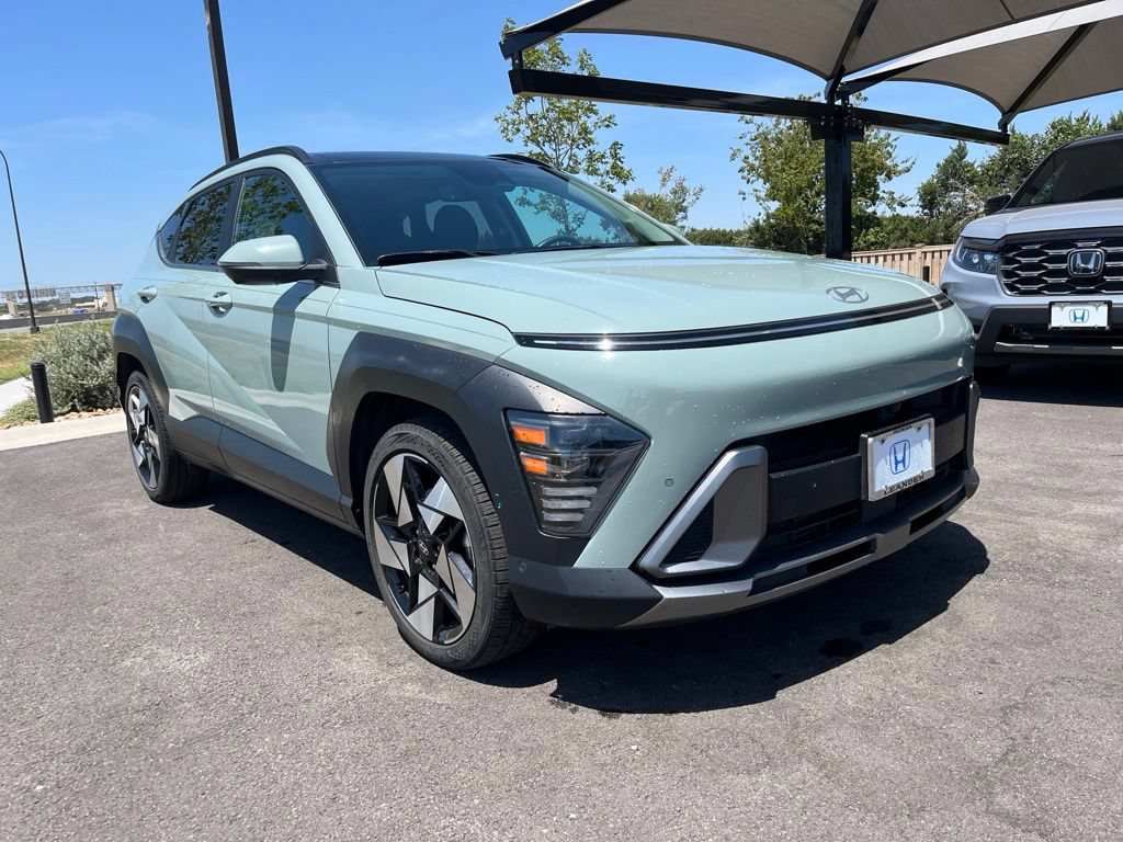 Used 2024 Hyundai Kona Limited FWD image 3