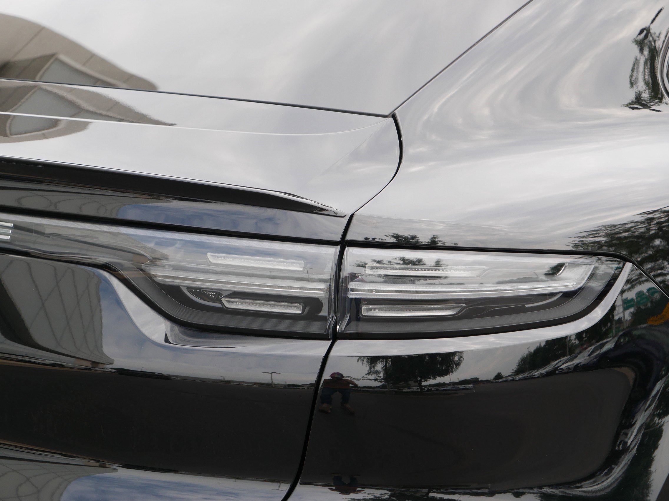 Used 2020 Porsche Cayenne Turbo S image 17