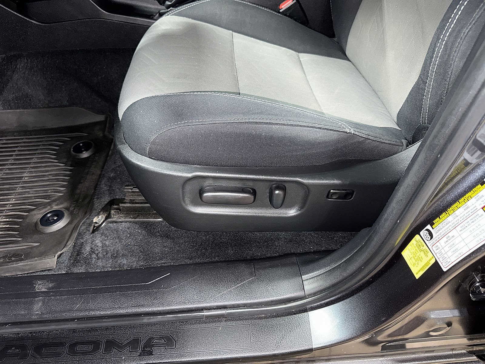 Used 2023 Toyota Tacoma TRD Sport AWD/4WD image 24