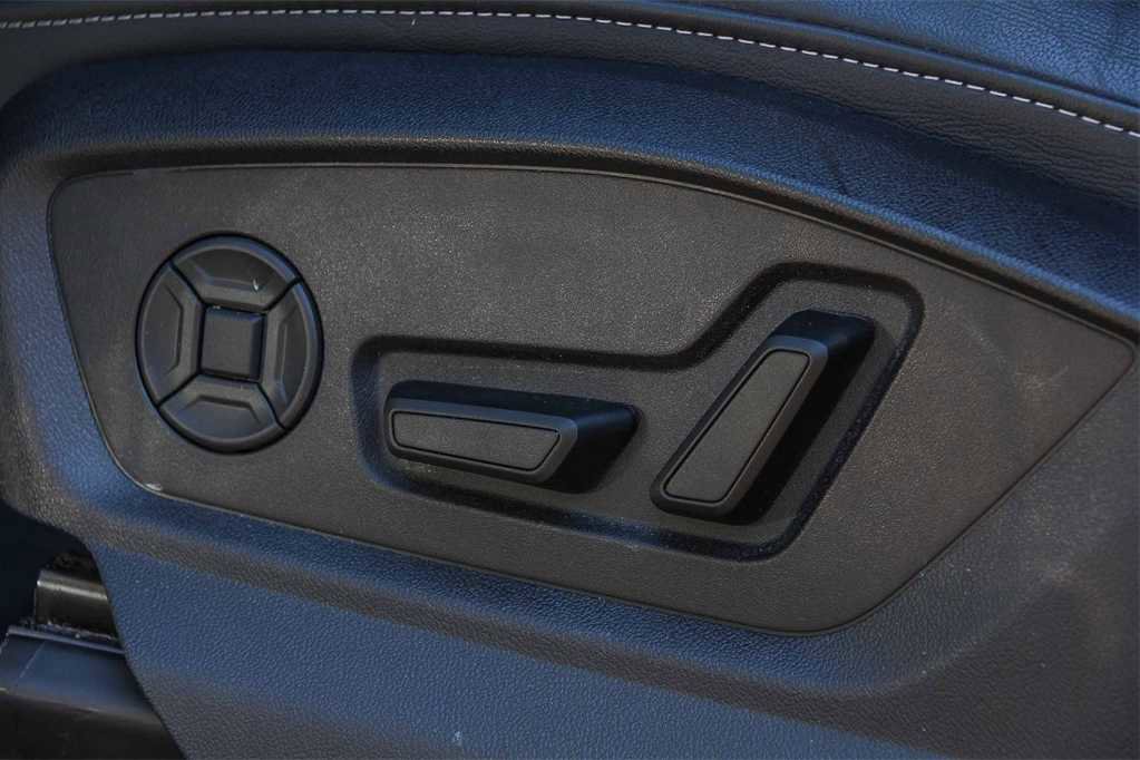 Used 2025 Audi Q8 Premium Plus w/ Premium Plus Package image 23