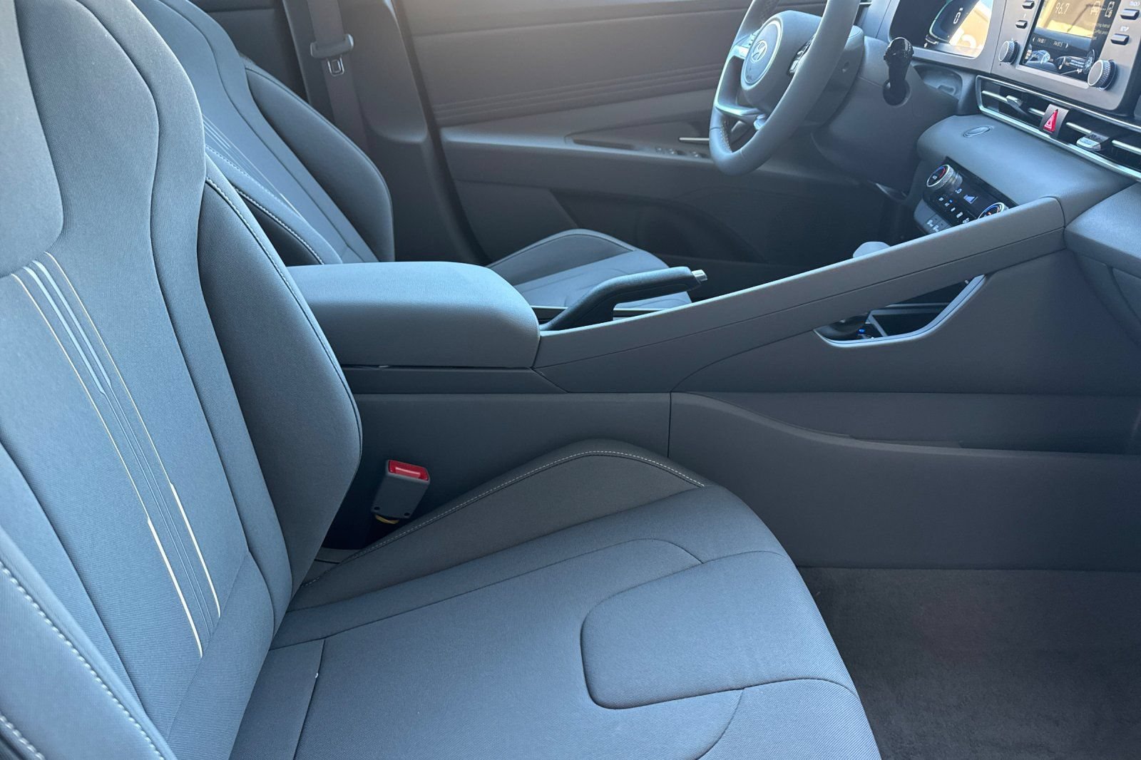 New 2026 Hyundai Elantra Sport FWD image 15