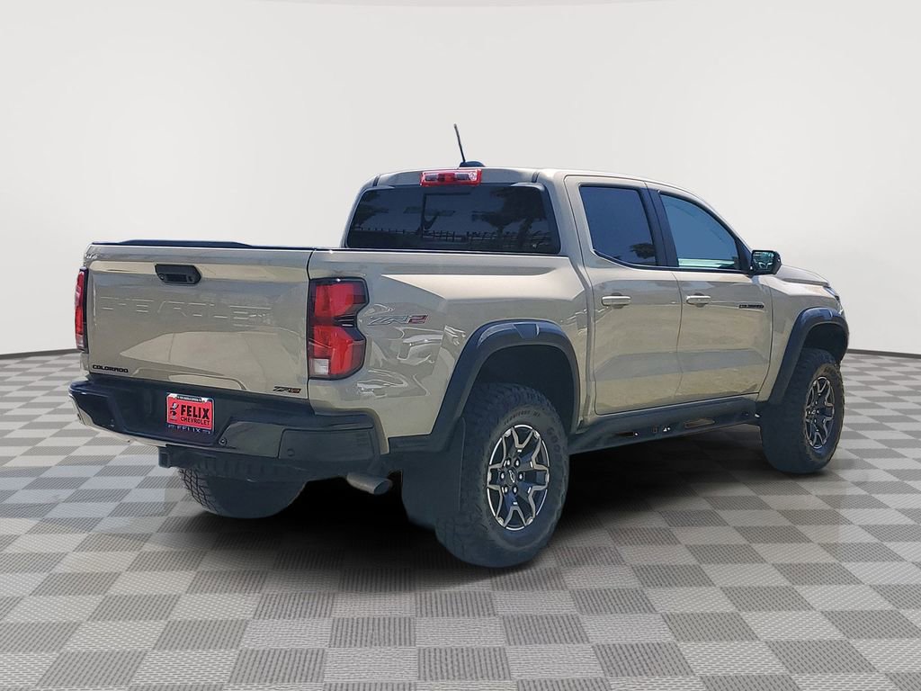 Used 2024 Chevrolet Colorado ZR2 w/ Technology Package AWD/4WD image 4