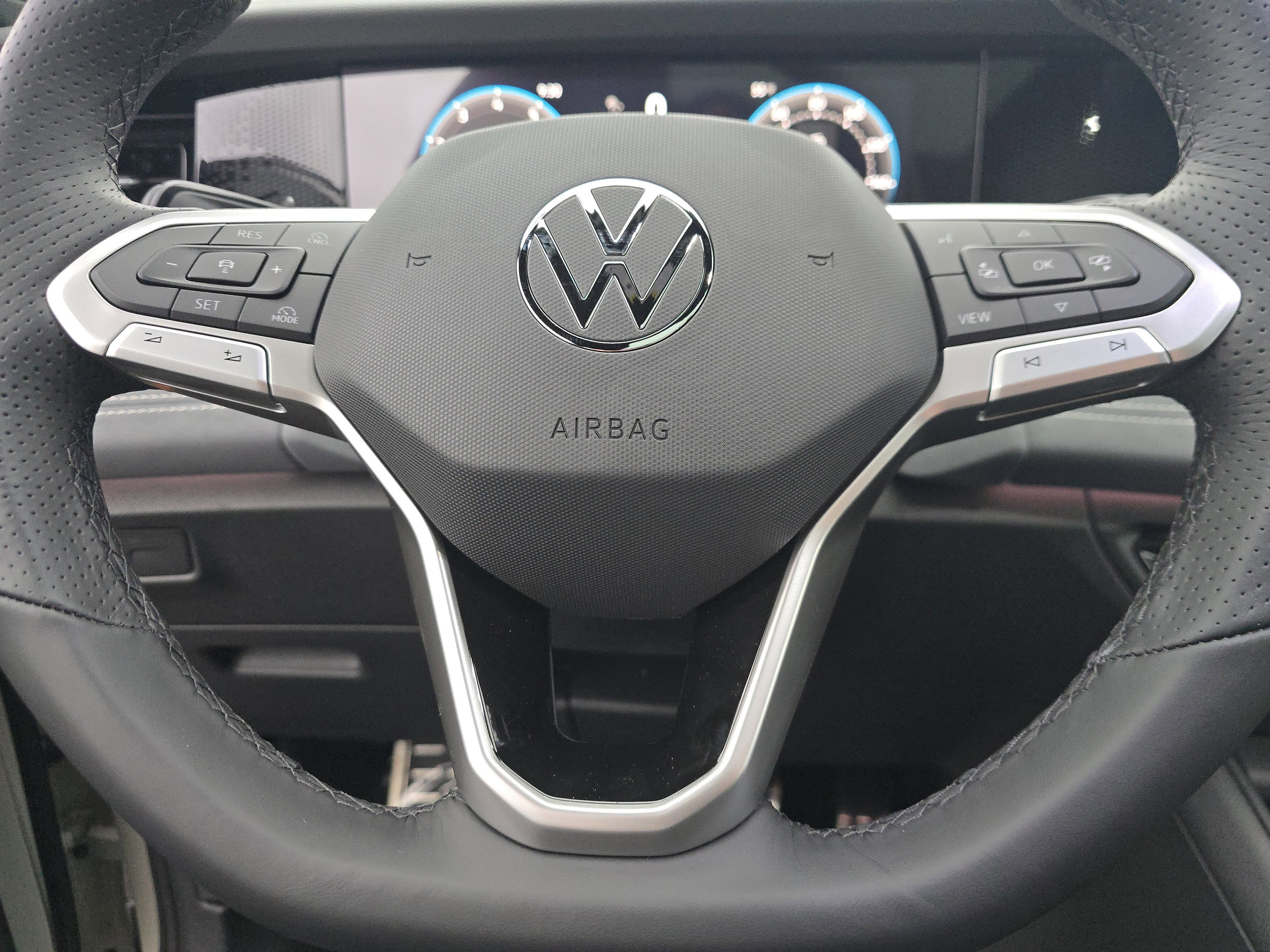 New 2026 Volkswagen Tiguan SE R-Line image 21