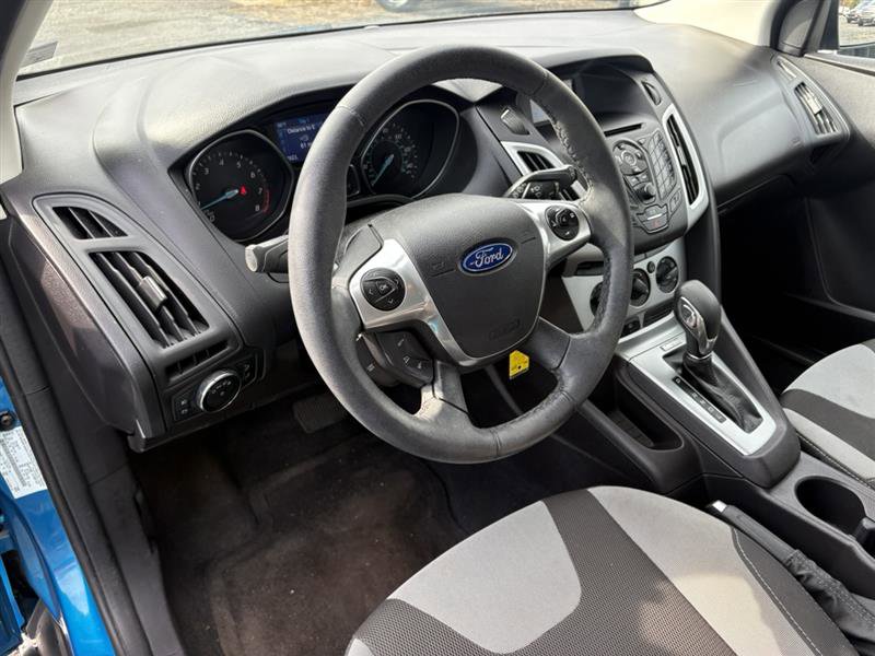 Used 2014 Ford Focus SE w/ SE Sport Package image 9