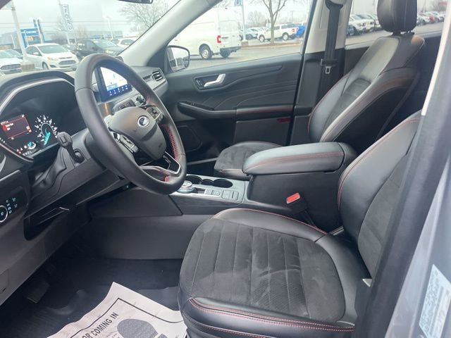 Used 2022 Ford Escape SEL w/ SEL Stealth AWD Package image 23