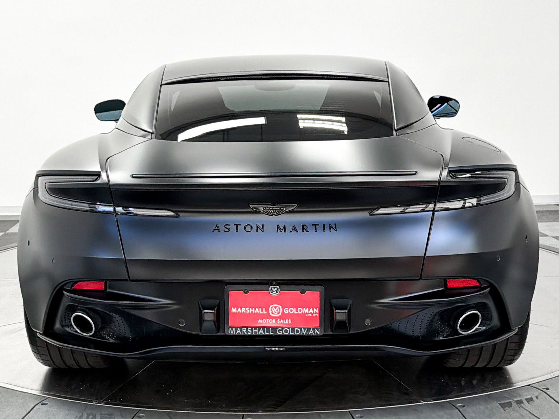 Used 2025 Aston Martin DB12 Coupe RWD image 8