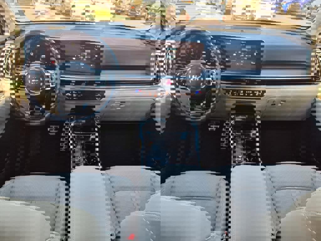 Used 2024 Kia Sorento SX image 2