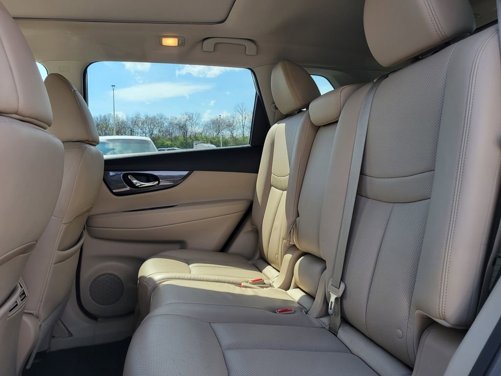 Used 2015 Nissan Rogue SL w/ SL Premium Package image 43