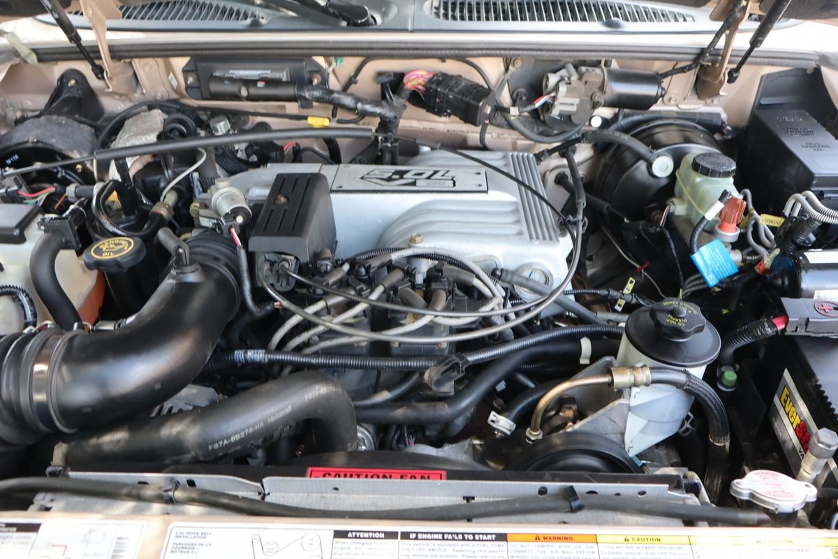 Used 1996 Ford Explorer XLT AWD/4WD image 37