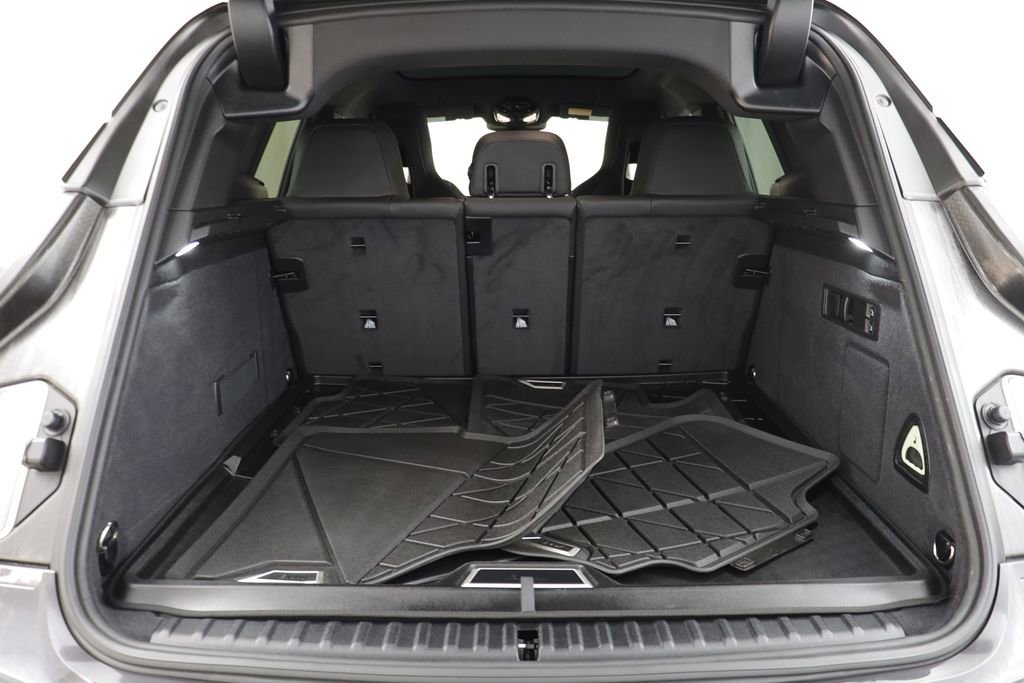 Certified 2024 BMW iX xDrive50 w/ Convenience Package image 18