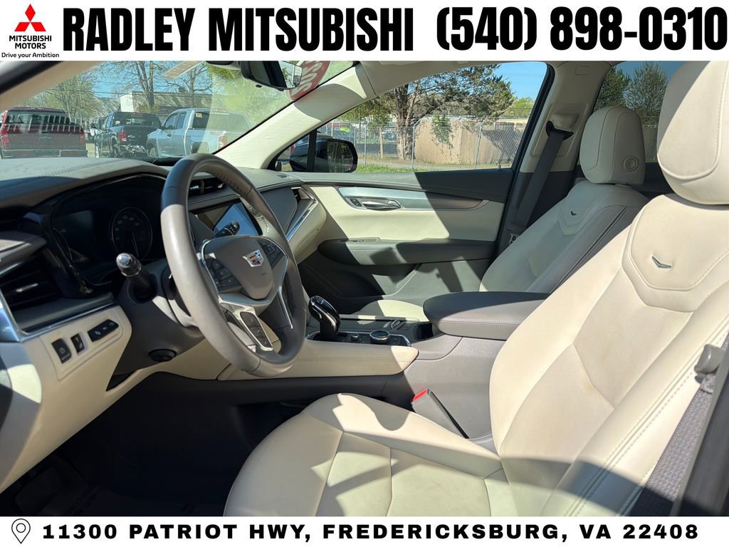Used 2021 Cadillac XT5 Premium Luxury image 3