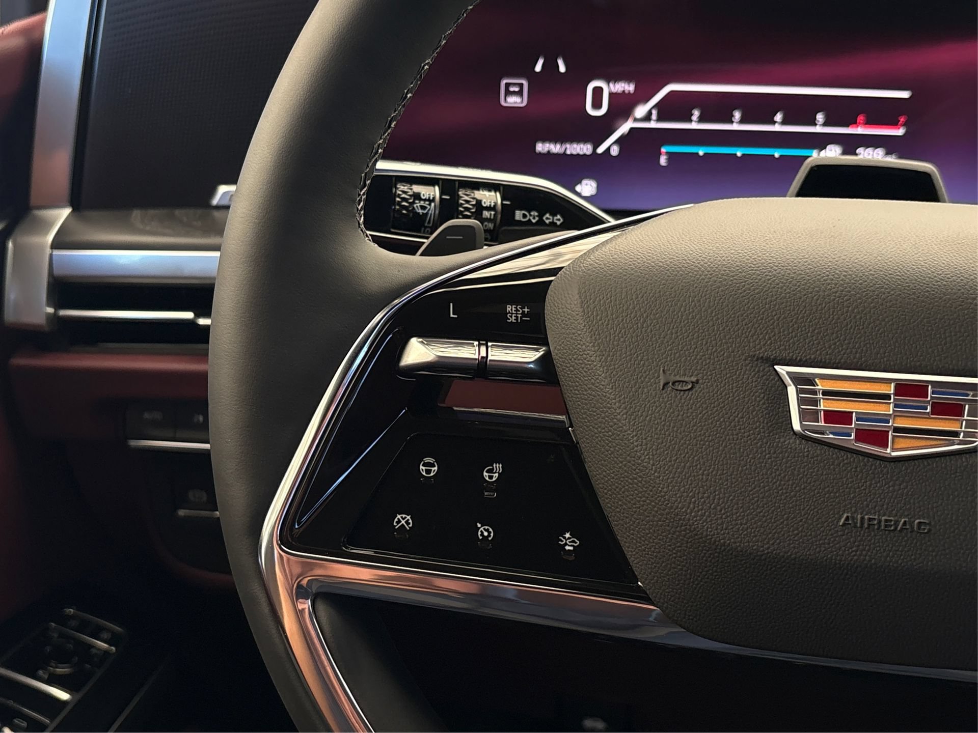 New 2026 Cadillac Escalade ESV Luxury AWD/4WD image 27