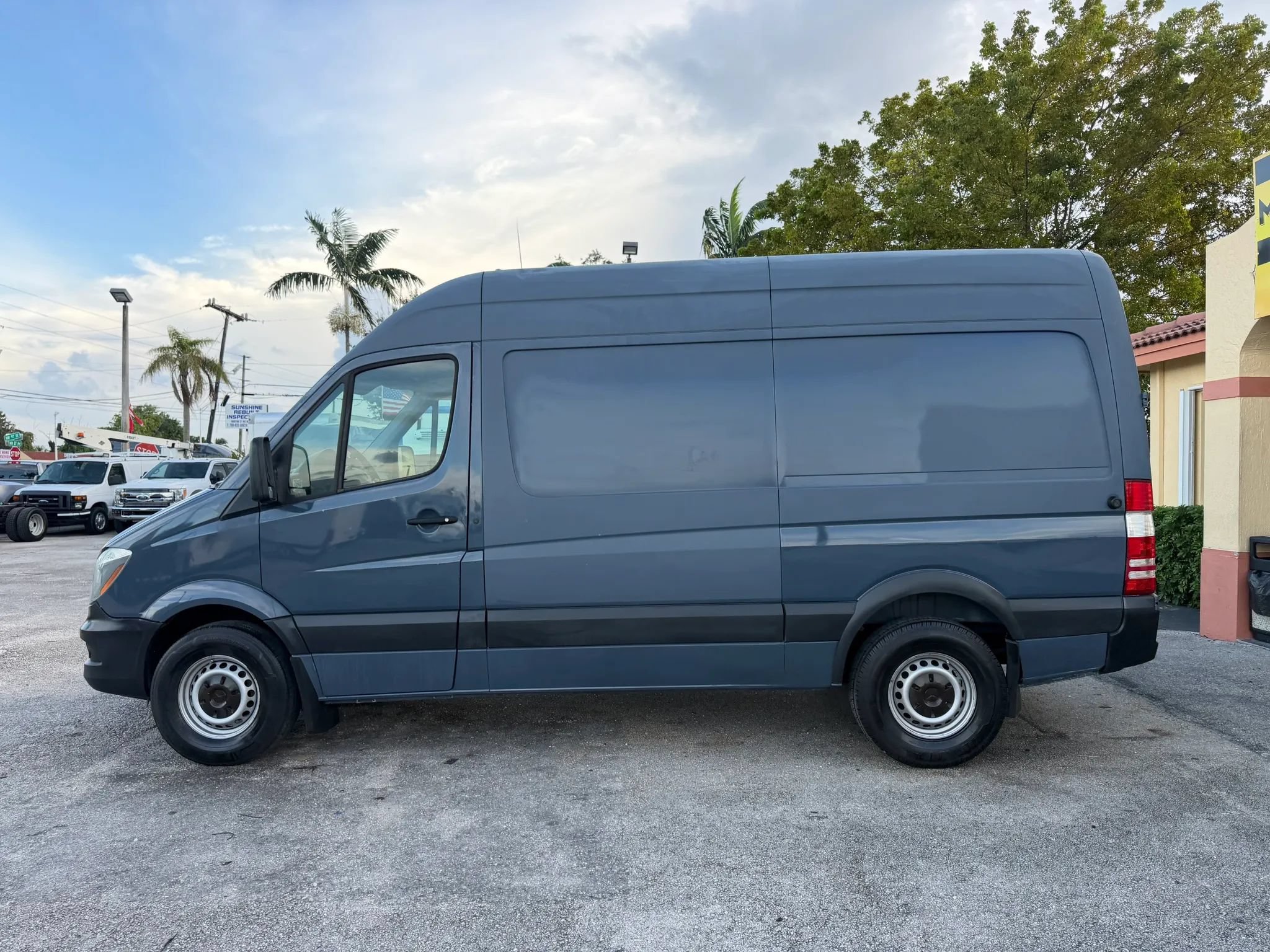 Used 2018 Mercedes-Benz Sprinter 2500 image 2