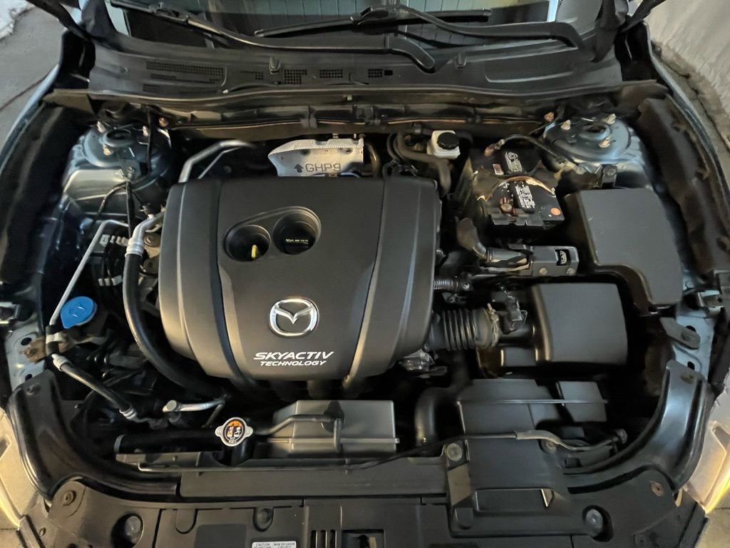 Used 2016 MAZDA MAZDA3 i Touring w/ Popular Equipment Package image 31