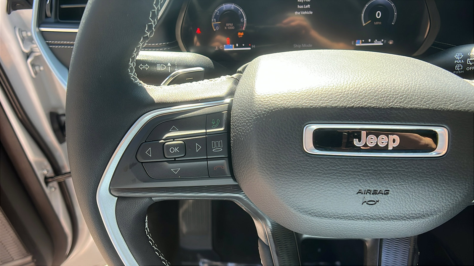 New 2025 Jeep Grand Cherokee 4WD image 26