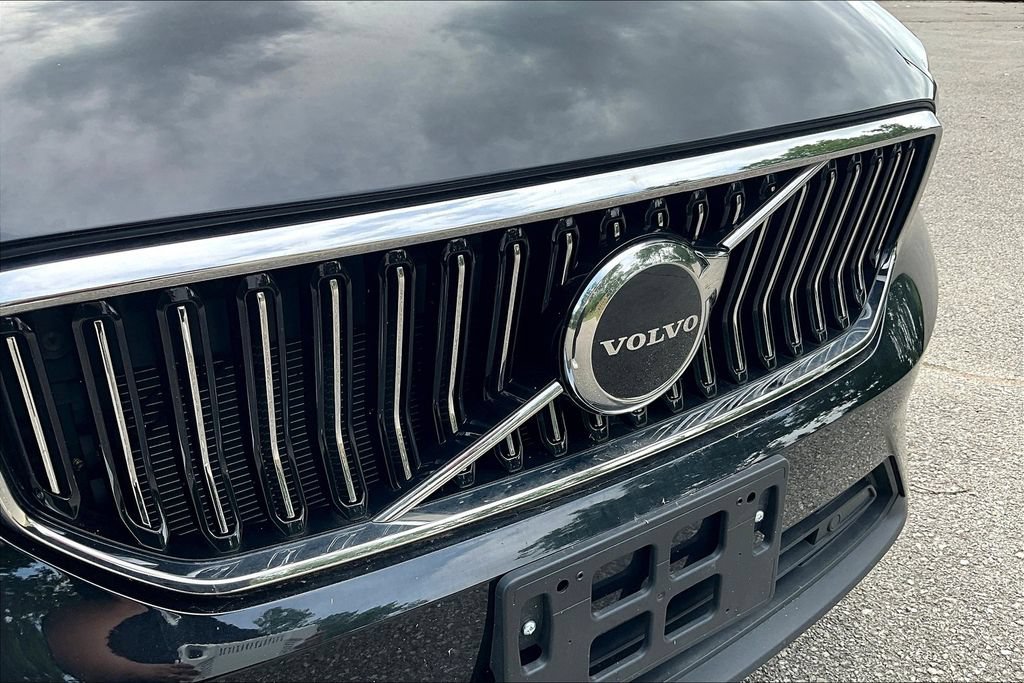 Used 2024 Volvo XC40 B5 Core AWD/4WD image 39