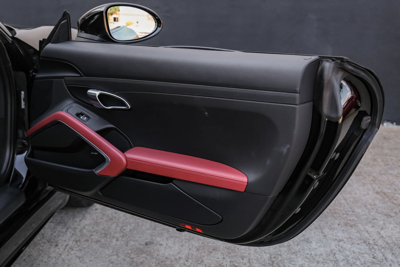 Used 2019 Porsche 718 Cayman S RWD image 32