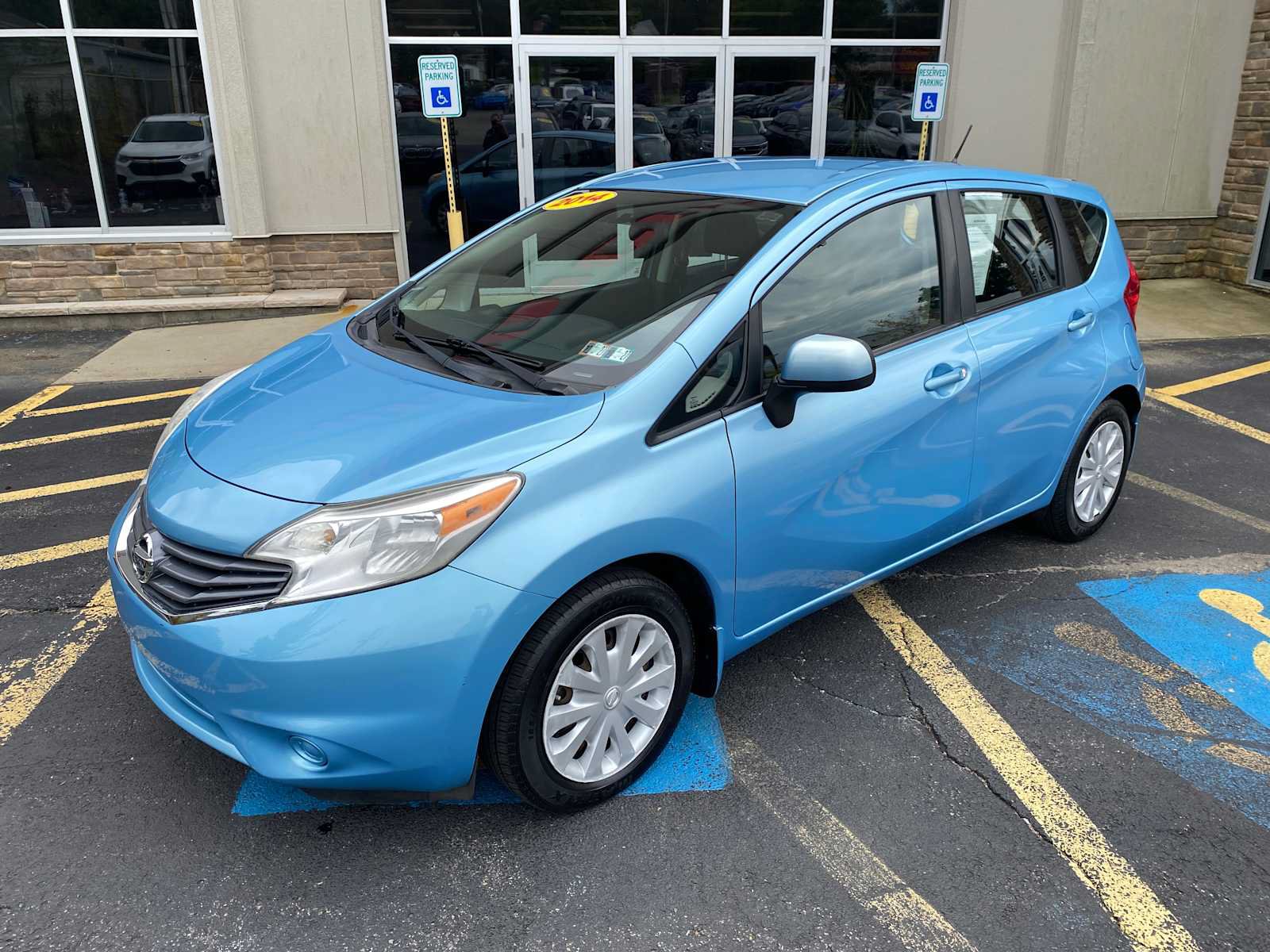 Used 2014 Nissan Versa Note SV w/ Convenience Package FWD image 2