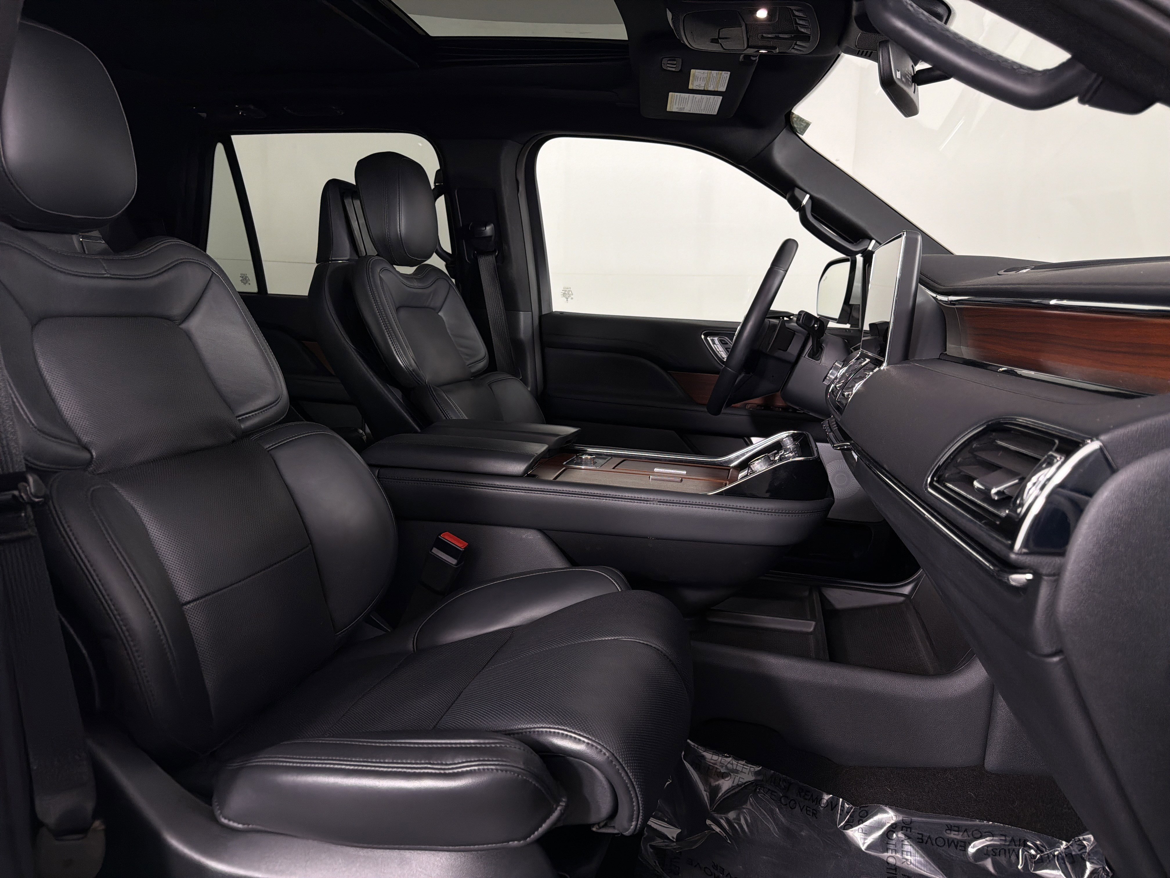 Used 2024 Lincoln Navigator Reserve image 35
