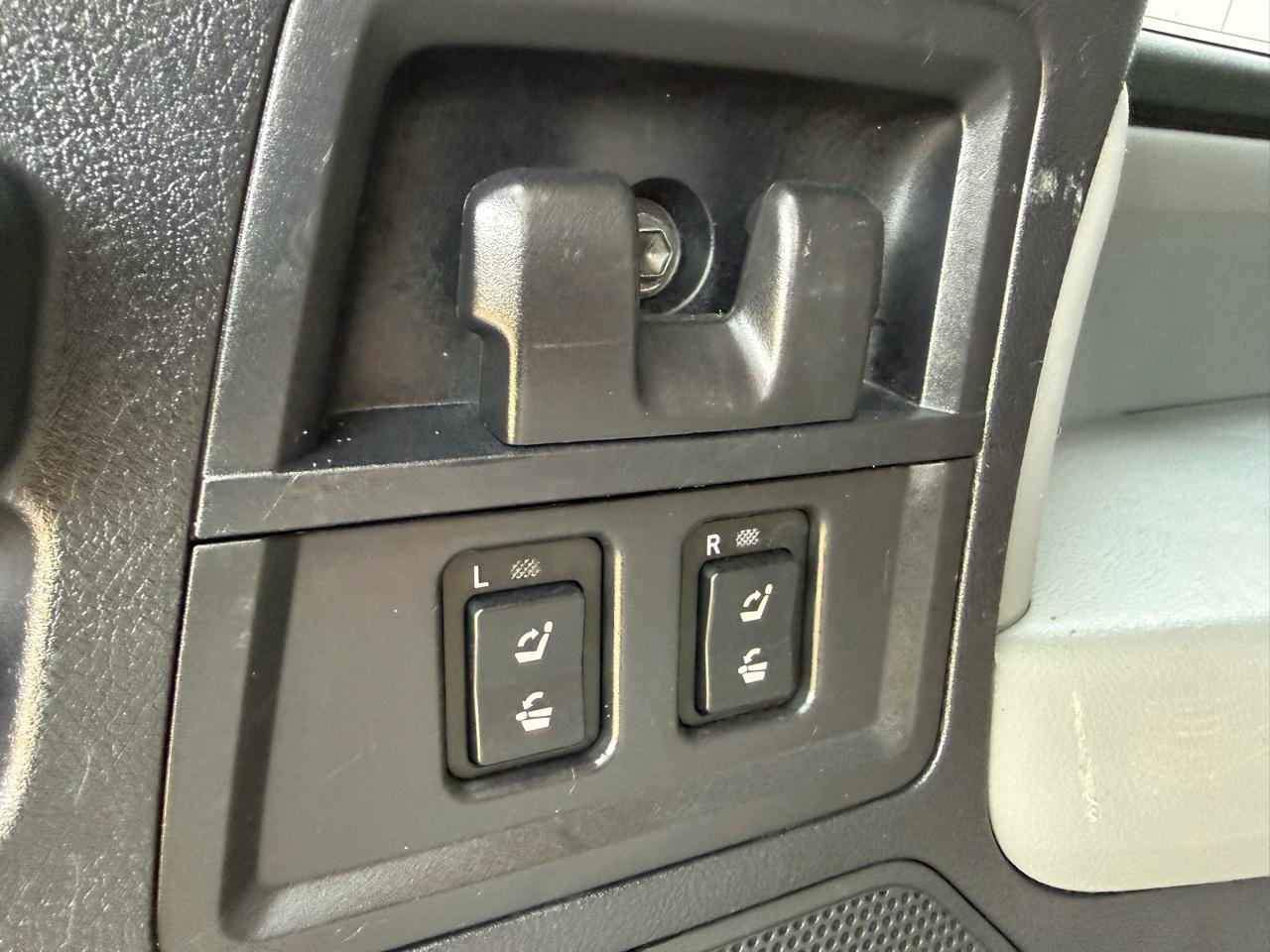 Used 2008 Toyota Sequoia Limited AWD/4WD image 24