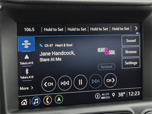 Used 2024 GMC Terrain SLE w/ Driver Convenience Package image 35