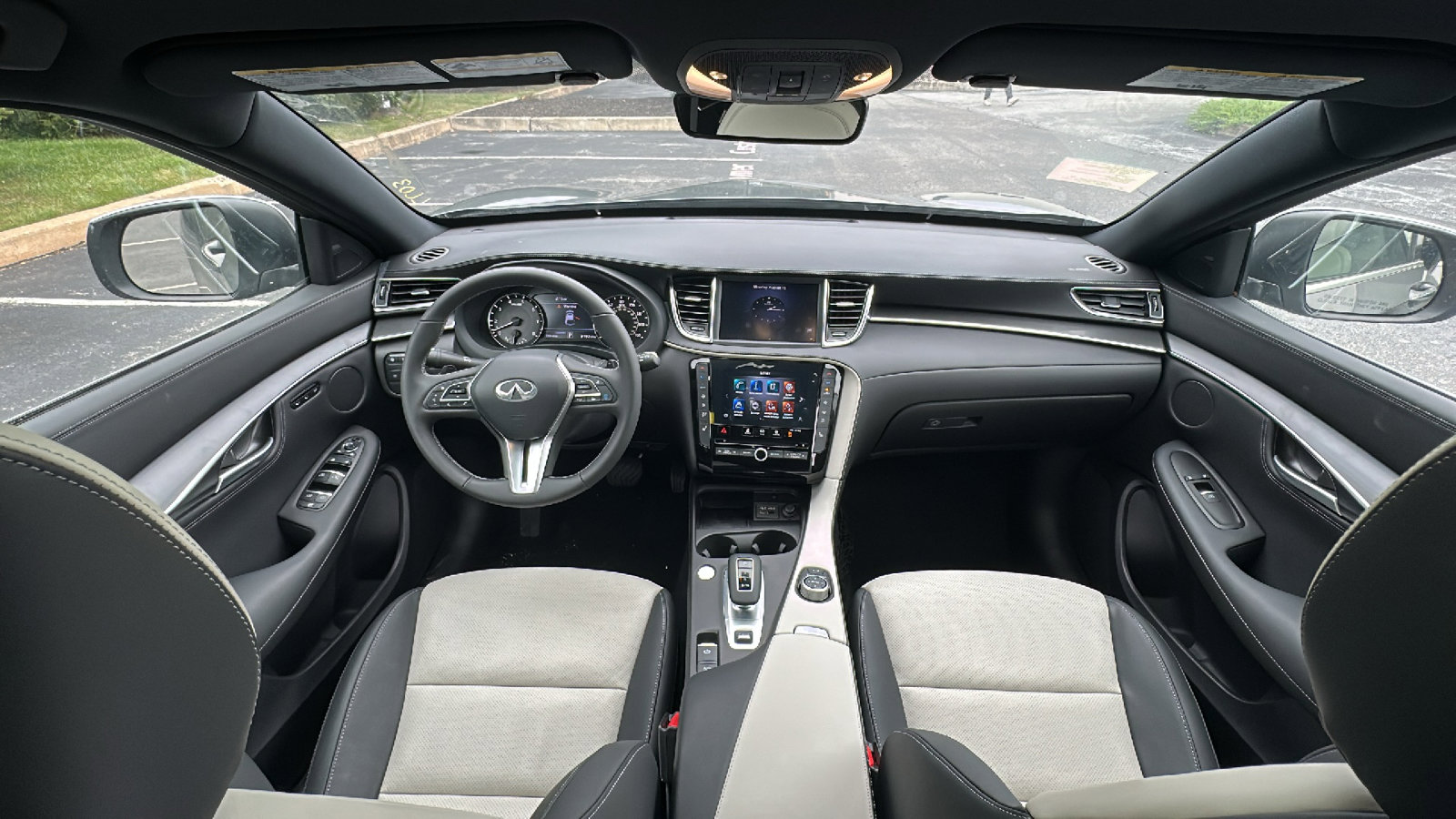 New 2025 INFINITI QX55 Luxe w/ Accent Package image 11