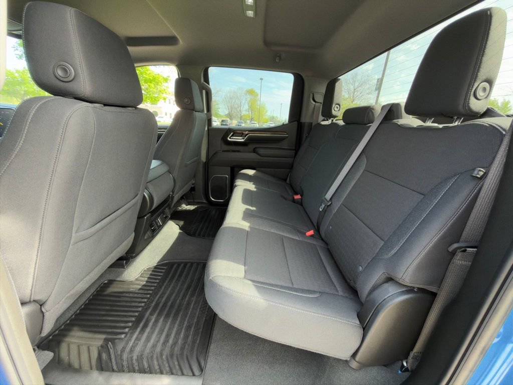 Used 2025 Chevrolet Silverado 1500 RST AWD/4WD image 19