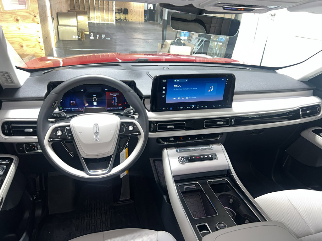 New 2025 Lincoln Aviator Reserve w/ Jet Appearance Package image 17