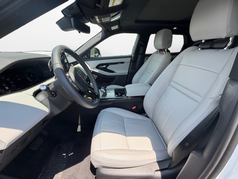 Used 2026 Land Rover Range Rover Evoque S AWD/4WD image 9