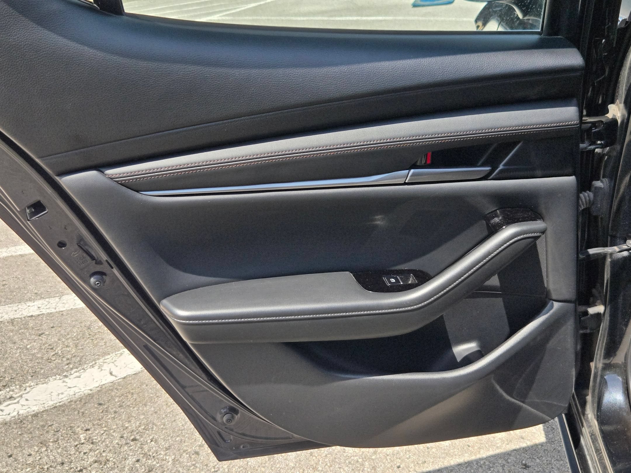 Used 2024 MAZDA MAZDA3 s FWD image 15