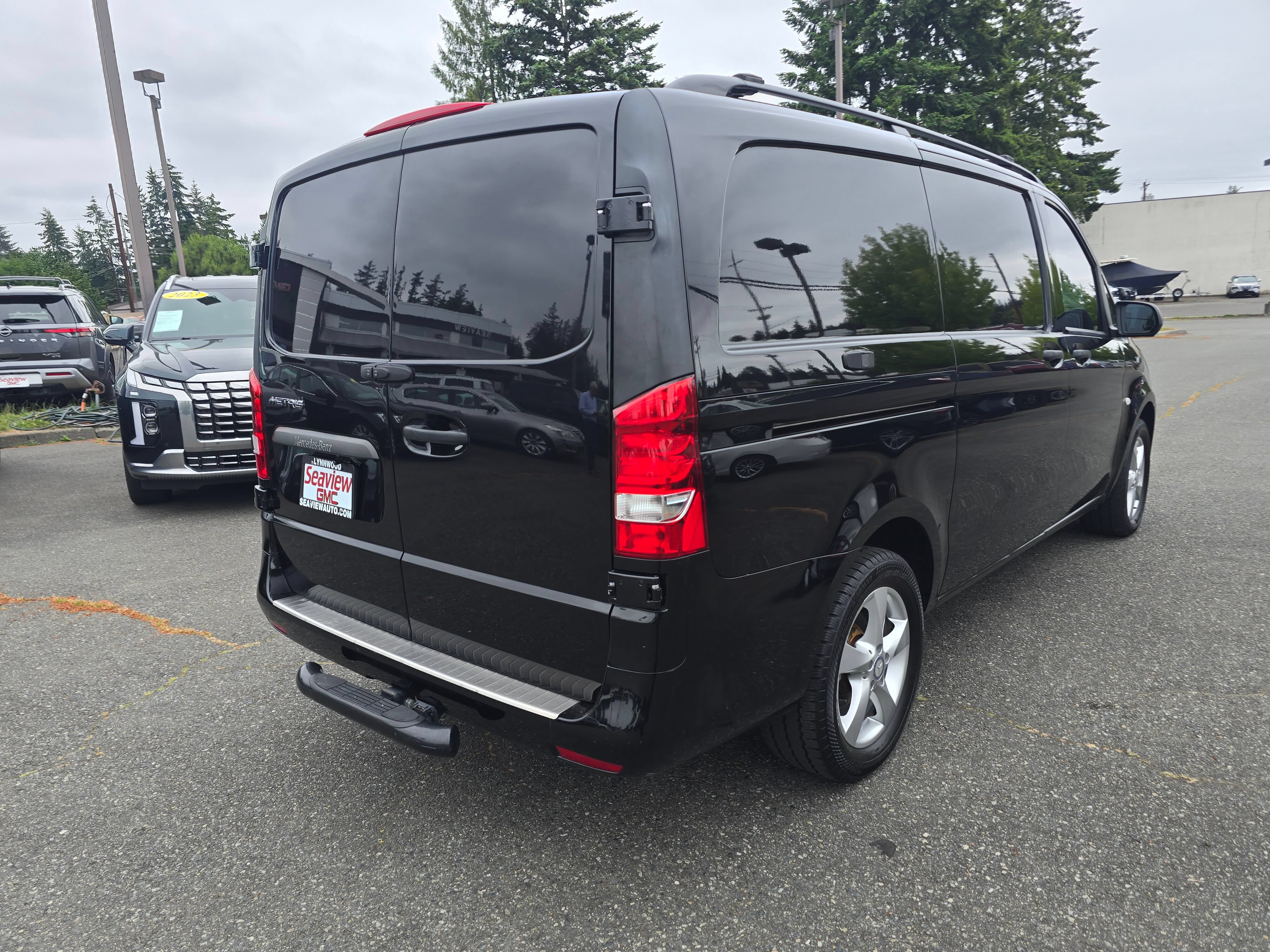 Used 2017 Mercedes-Benz Metris image 7