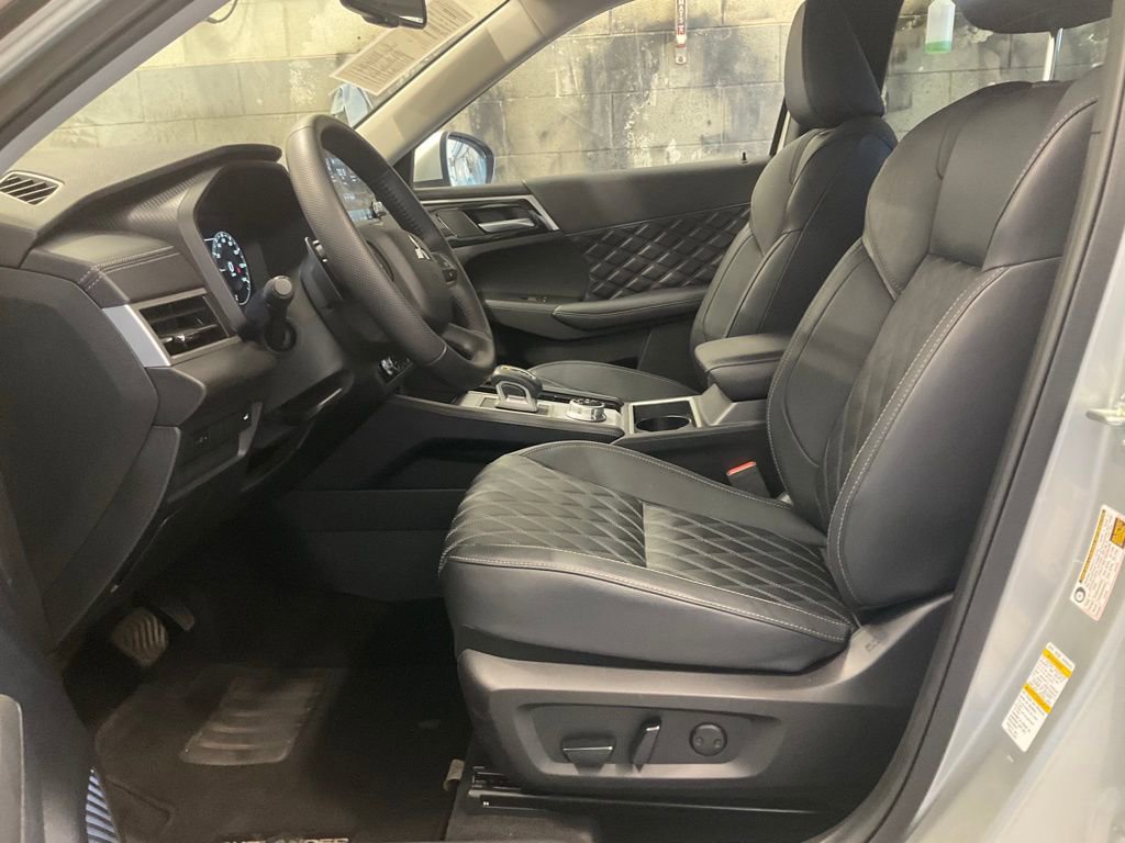Used 2024 Mitsubishi Outlander SEL image 12