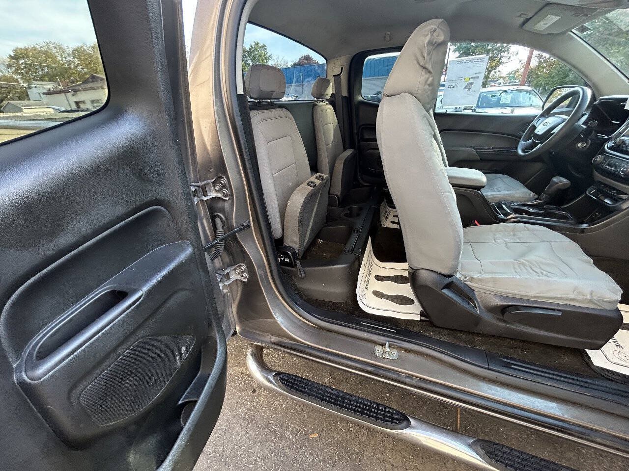 Used 2015 Chevrolet Colorado W/T RWD image 13
