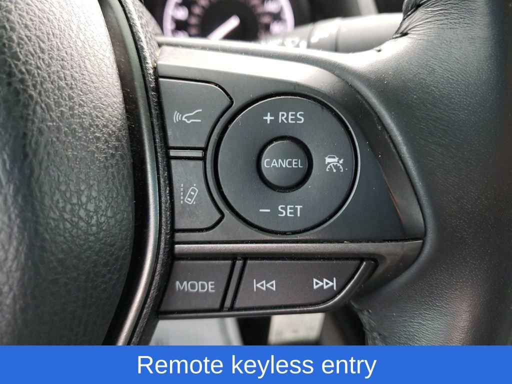 Used 2023 Toyota Camry SE image 12