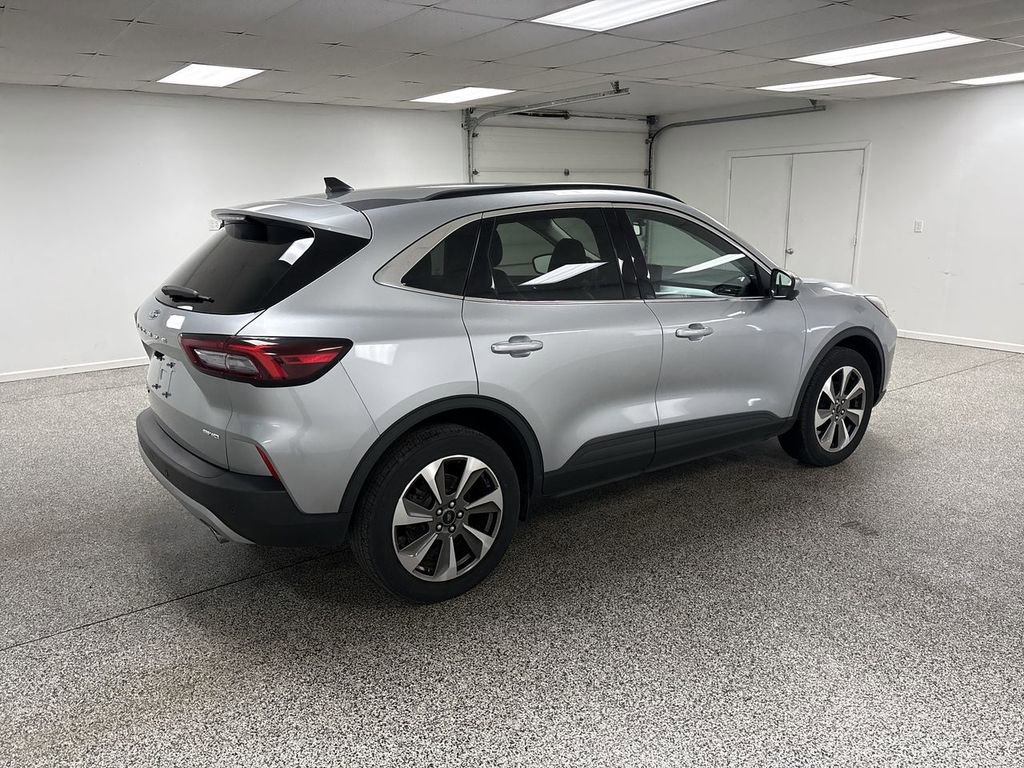 Used 2024 Ford Escape Platinum image 8