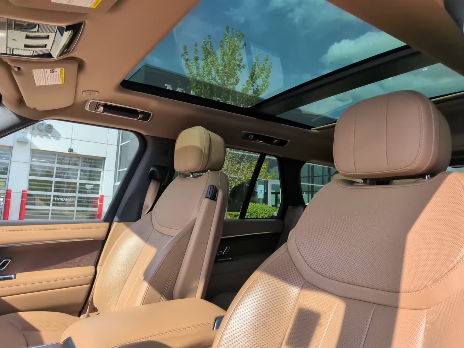 Used 2024 Land Rover Range Rover SE AWD/4WD image 31