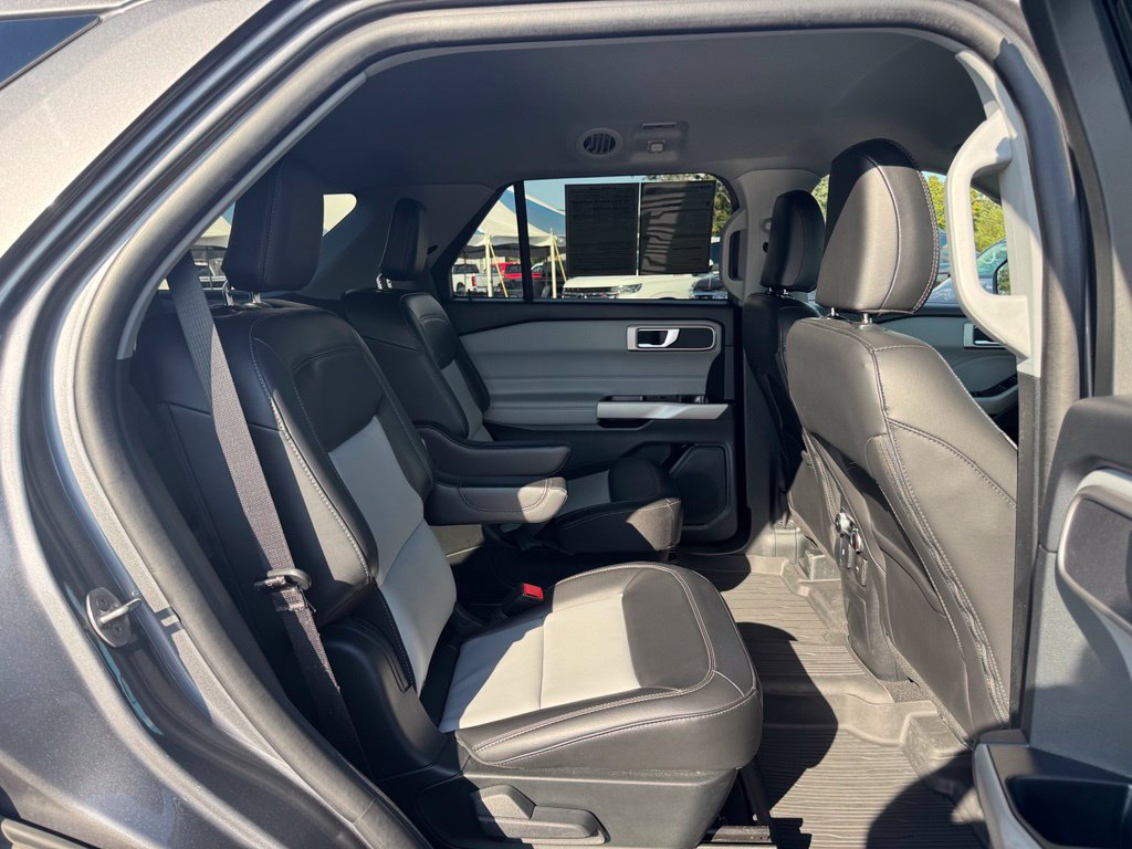 Certified 2023 Ford Explorer XLT w/ Equipment Group 202A AWD/4WD image 19