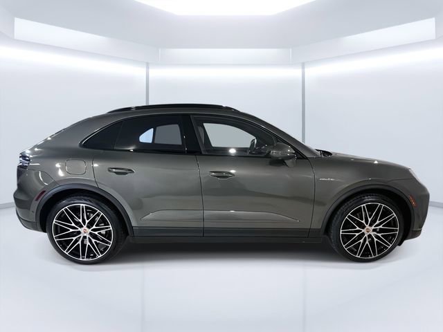 New 2026 Porsche Macan 4 Electric image 10