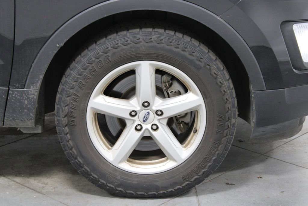 Used 2017 Ford Explorer XLT w/ Equipment Group 201A AWD/4WD image 12