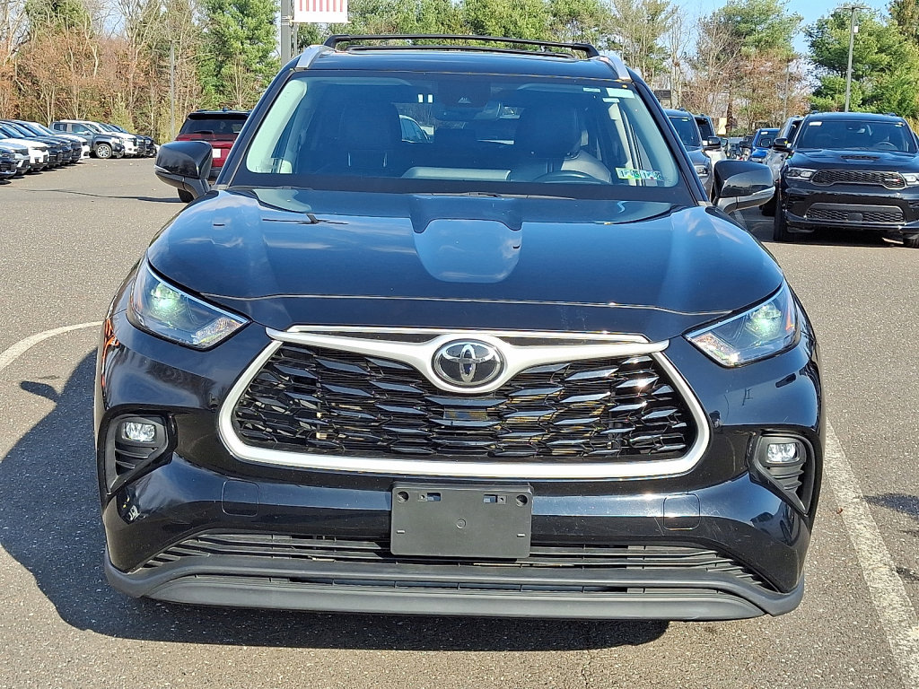 Used 2023 Toyota Highlander XLE image 8
