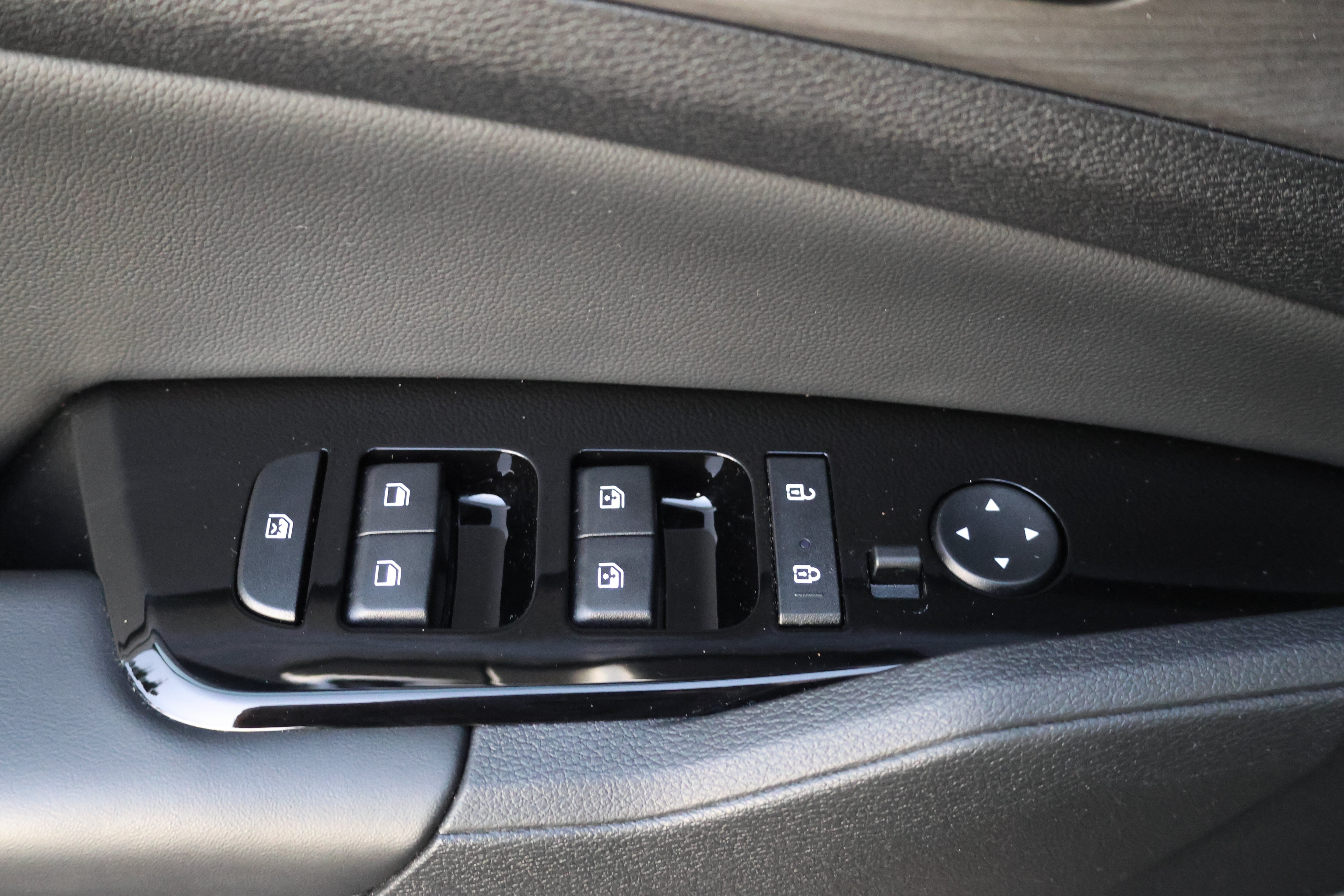 Used 2024 Kia Sportage X-Line w/ X-Line Premium Package AWD/4WD image 22