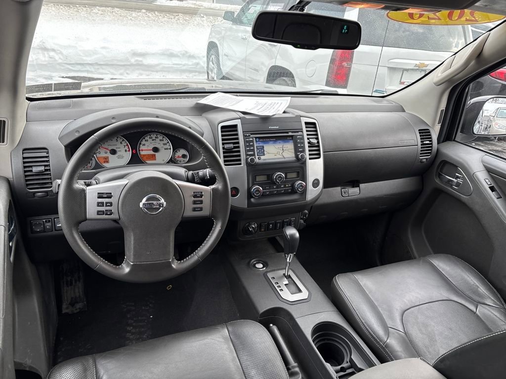 Used 2020 Nissan Frontier PRO-4X w/ Pro-4x Utility Package image 11