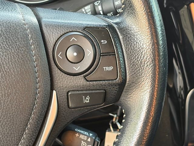 Used 2018 Toyota Corolla iM w/ Carpet Mat Package (TMS) image 16