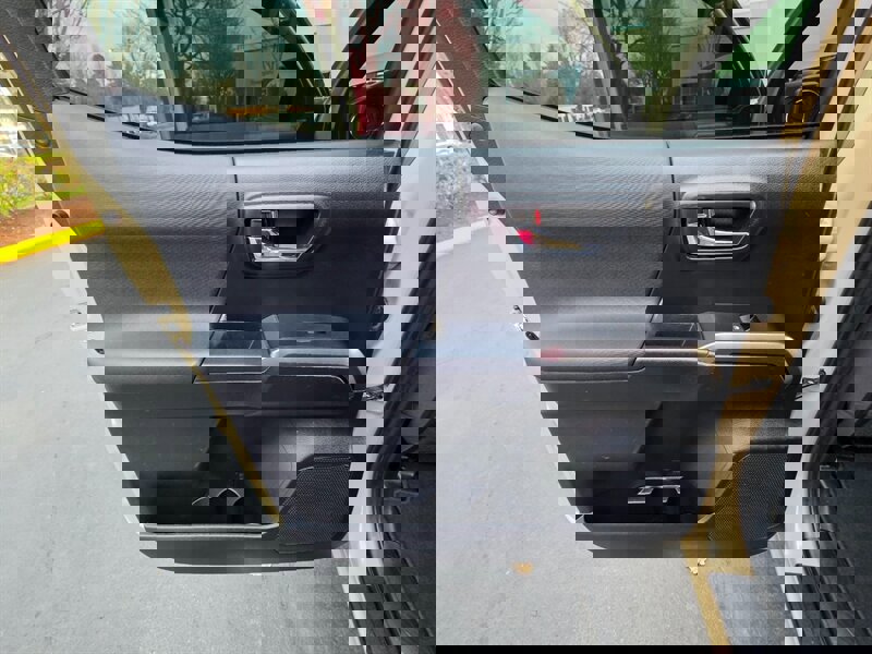 Used 2017 Toyota Tacoma TRD Off-Road image 46