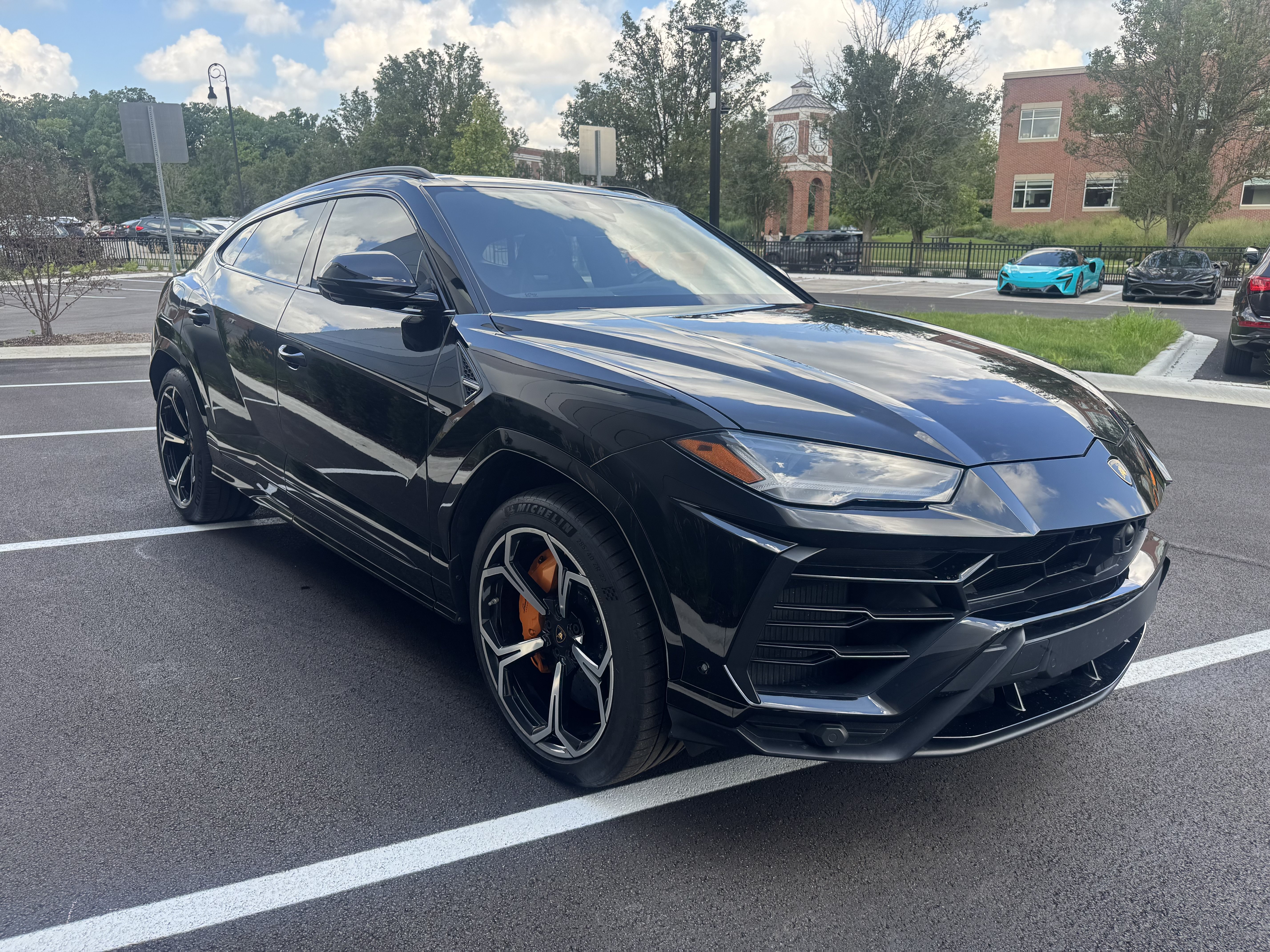Used 2020 Lamborghini Urus AWD/4WD image 6
