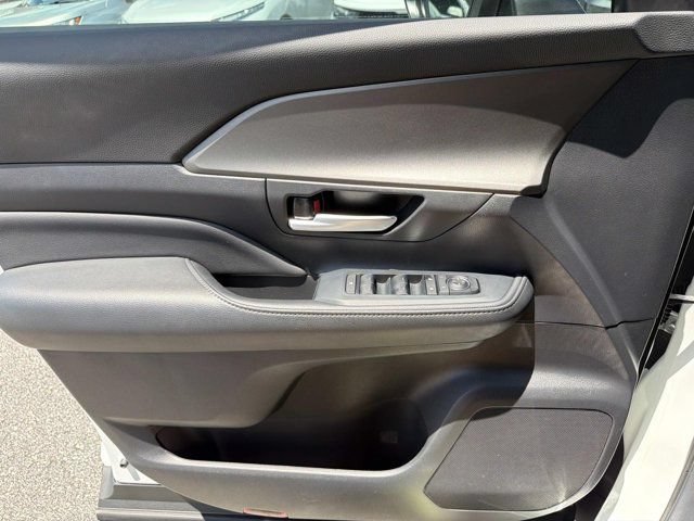 Certified 2024 Toyota Grand Highlander FWD image 7