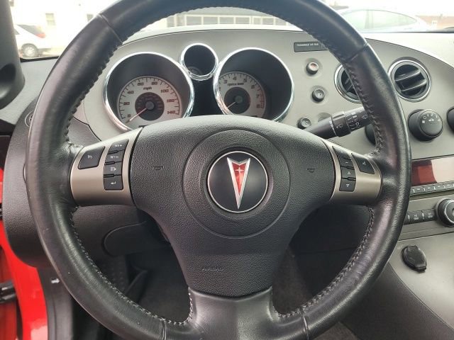 Used 2006 Pontiac Solstice Convertible w/ Premium Package image 30