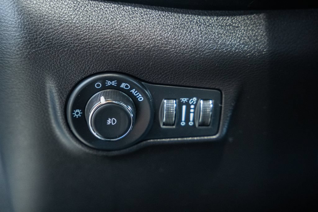 Certified 2022 Jeep Compass Limited AWD/4WD image 42
