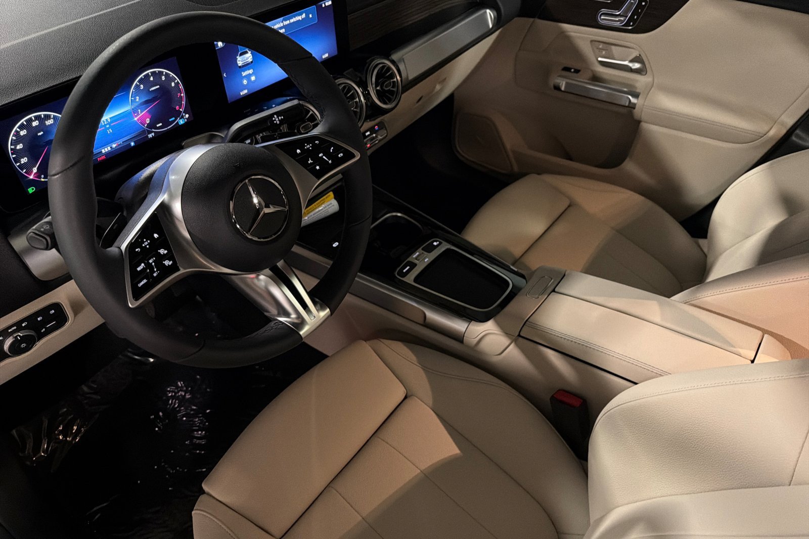 New 2026 Mercedes-Benz GLB 250 image 9